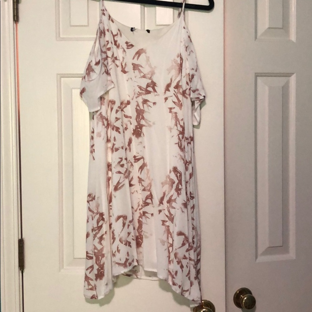 White and beige/pink dress